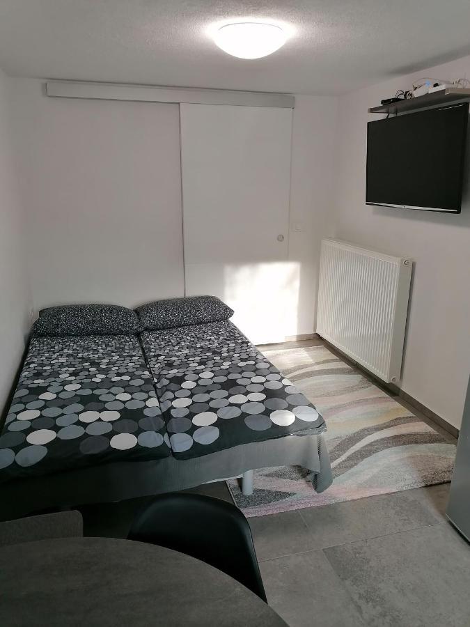 Apartma Pr Urarj โคบาริด ภายนอก รูปภาพ